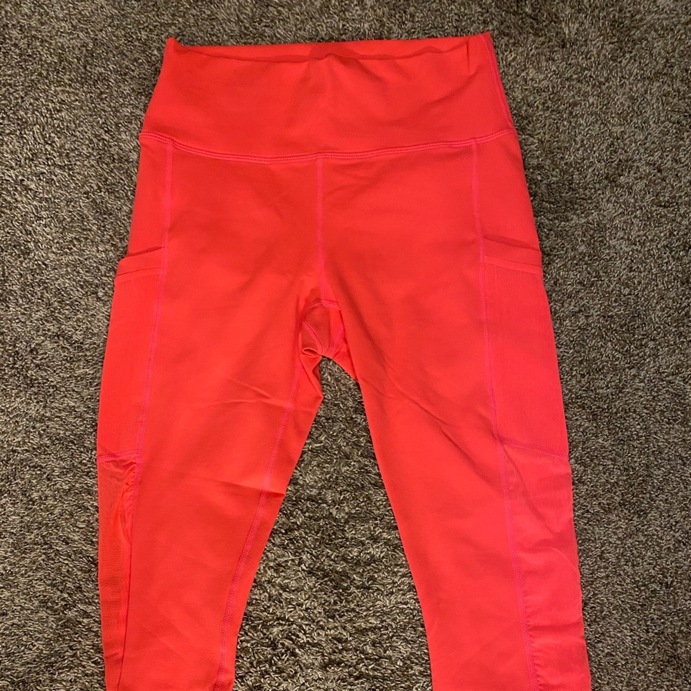 Fabletics crop yoga pant
